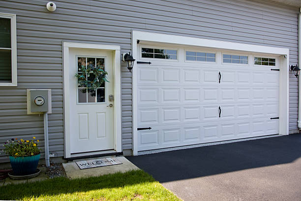 24/7 Emergency Garage Door Panel Replacement experts in Brock Hall, MD